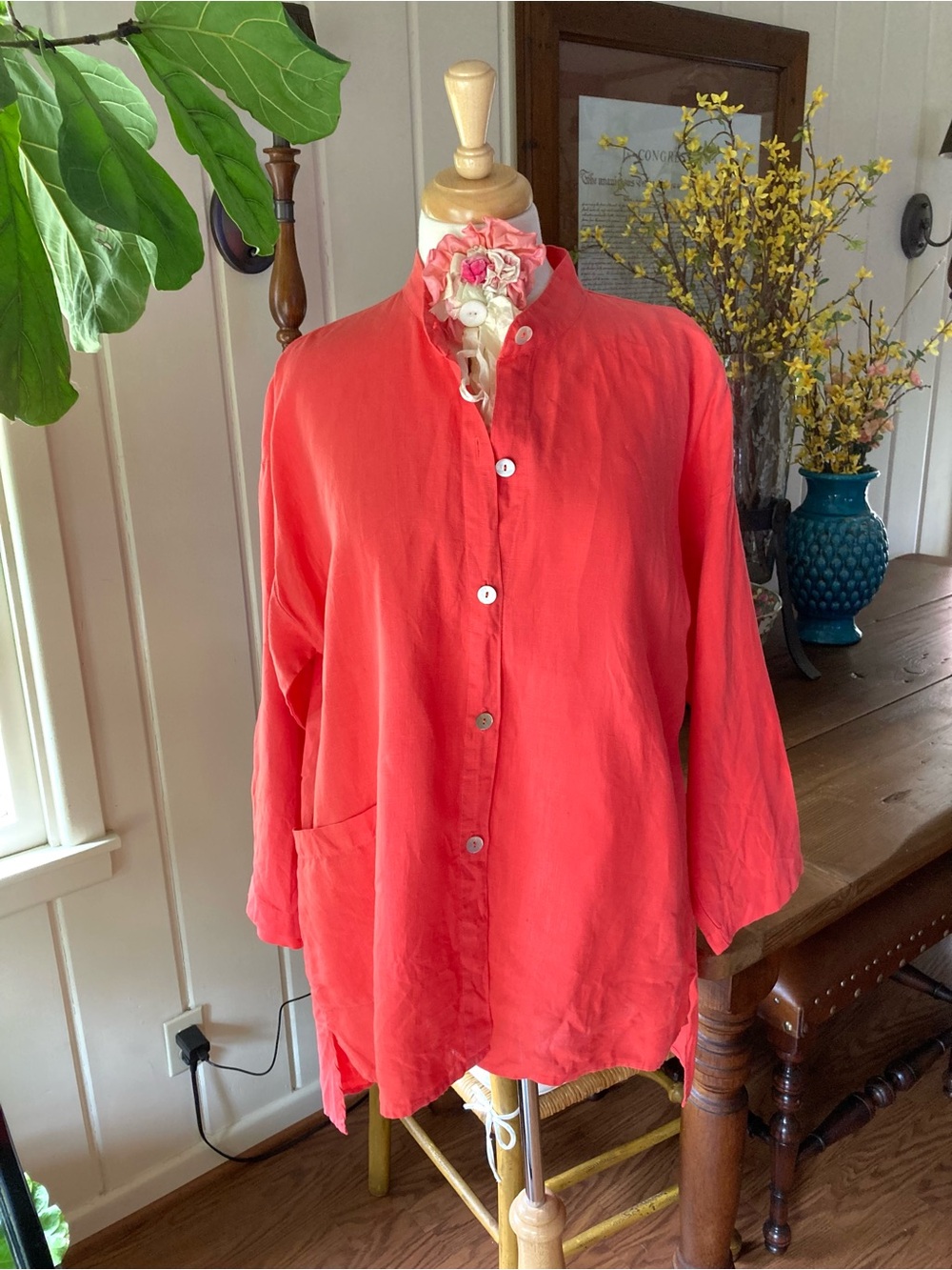 Lightweight Coral Button-Front Tunic Top M/LG